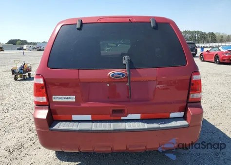 2010 Ford Escape Xls z USA, uszkodzony, nr VIN 1FMCU9C72AKC13161
